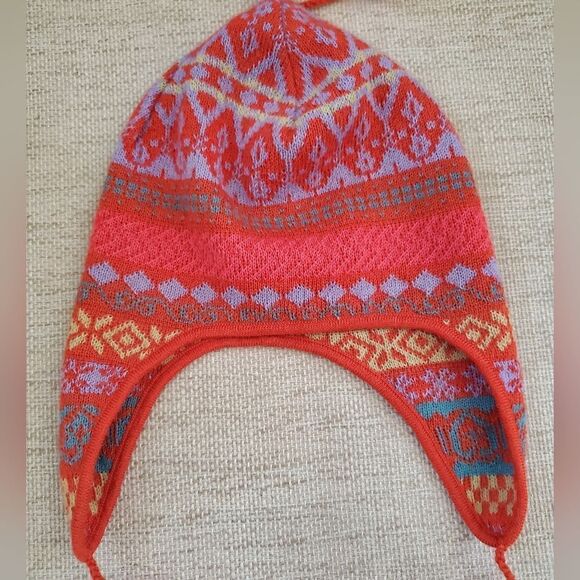 Roanes Lizotte 100% Alpaca Beanie With Earflaps and Round Tassels - Picture 3 of 10